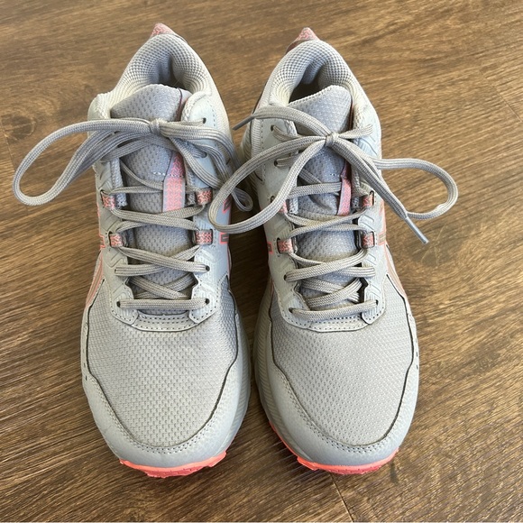 ASICS ortholite size 8 trail sneaker - Picture 2 of 6